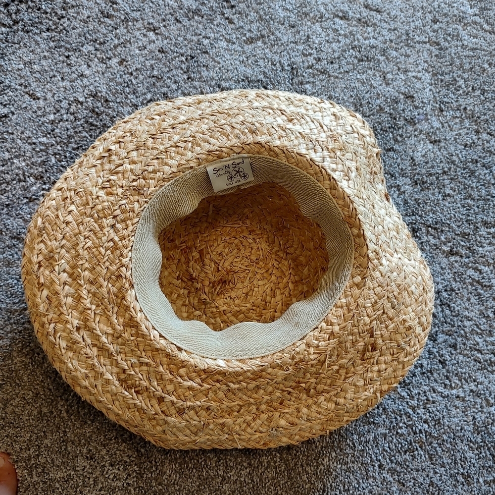 Sun N Sand Straw Hat With Jewel Assessory! - Picture 7 of 9